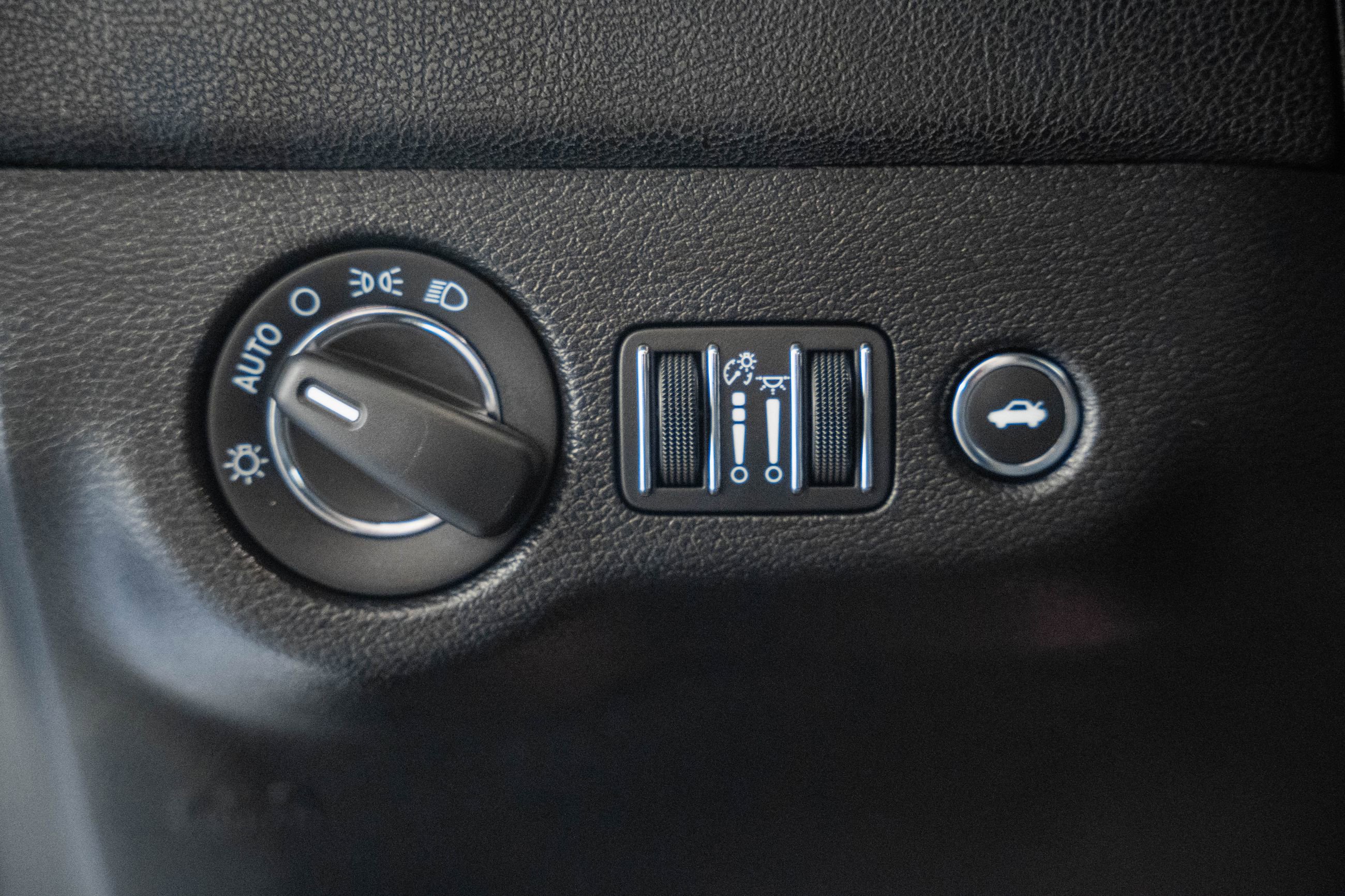 Used 2021 Chrysler 300 Touring w/ Sport Appearance Package image 42