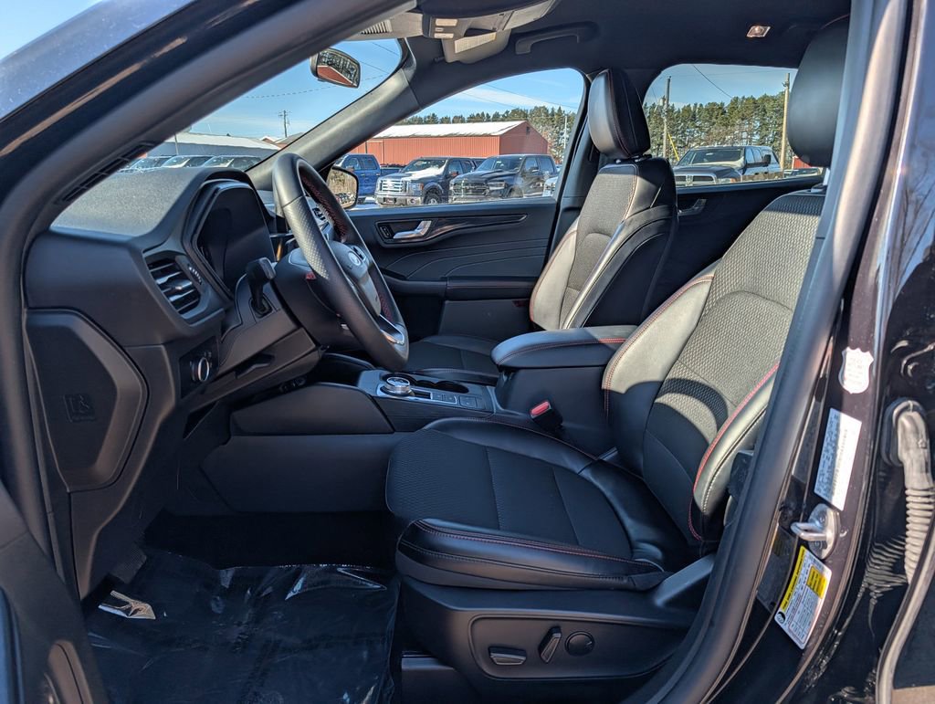Certified 2025 Ford Escape ST-Line AWD/4WD image 14