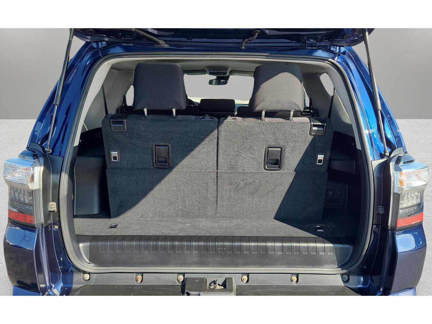 Used 2021 Toyota 4Runner SR5 image 27