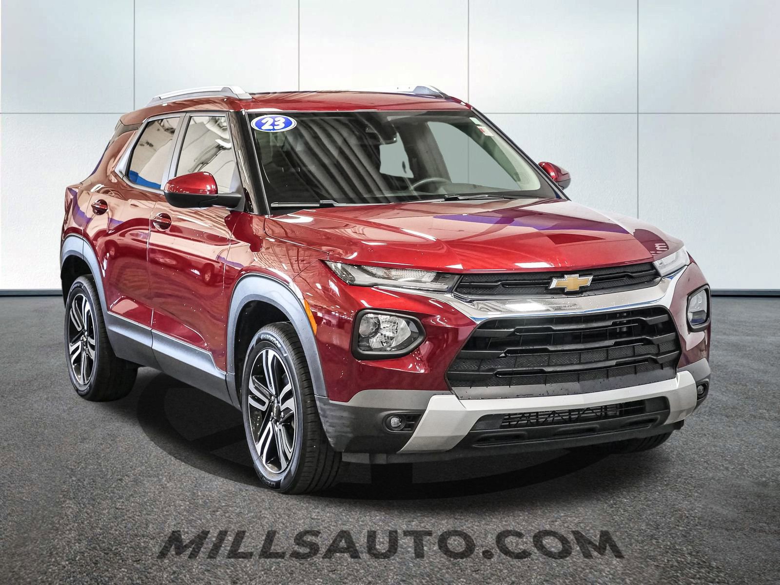 Used 2023 Chevrolet TrailBlazer LT w/ Convenience Package image 2