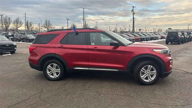 Certified 2021 Ford Explorer XLT w/ Equipment Group 202A image 3