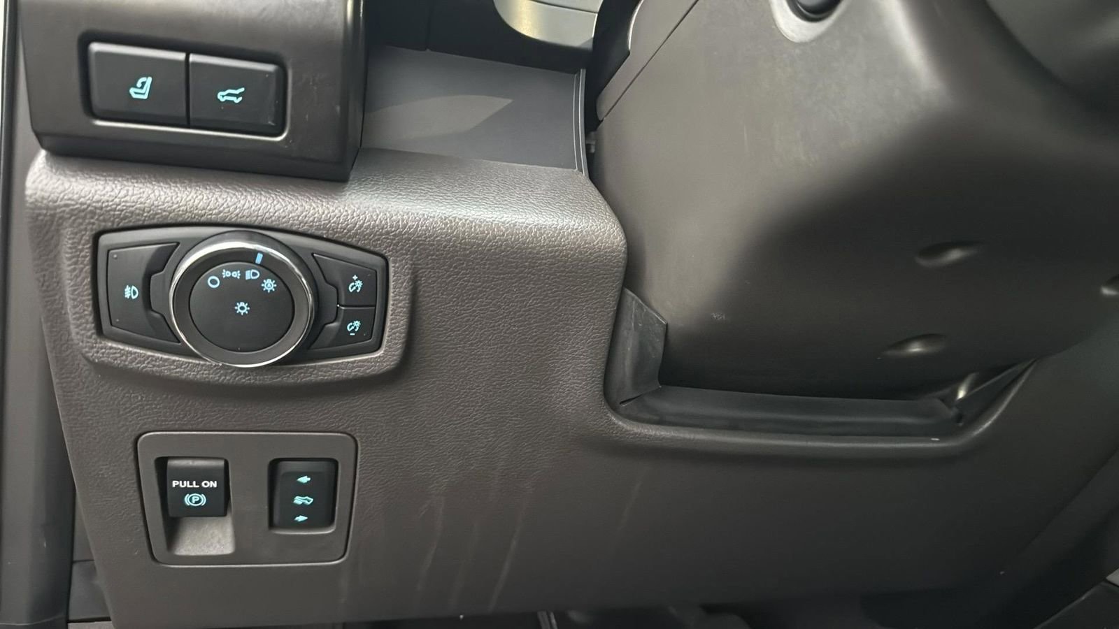 Certified 2020 Ford Expedition Limited w/ Equipment Group 301A image 18