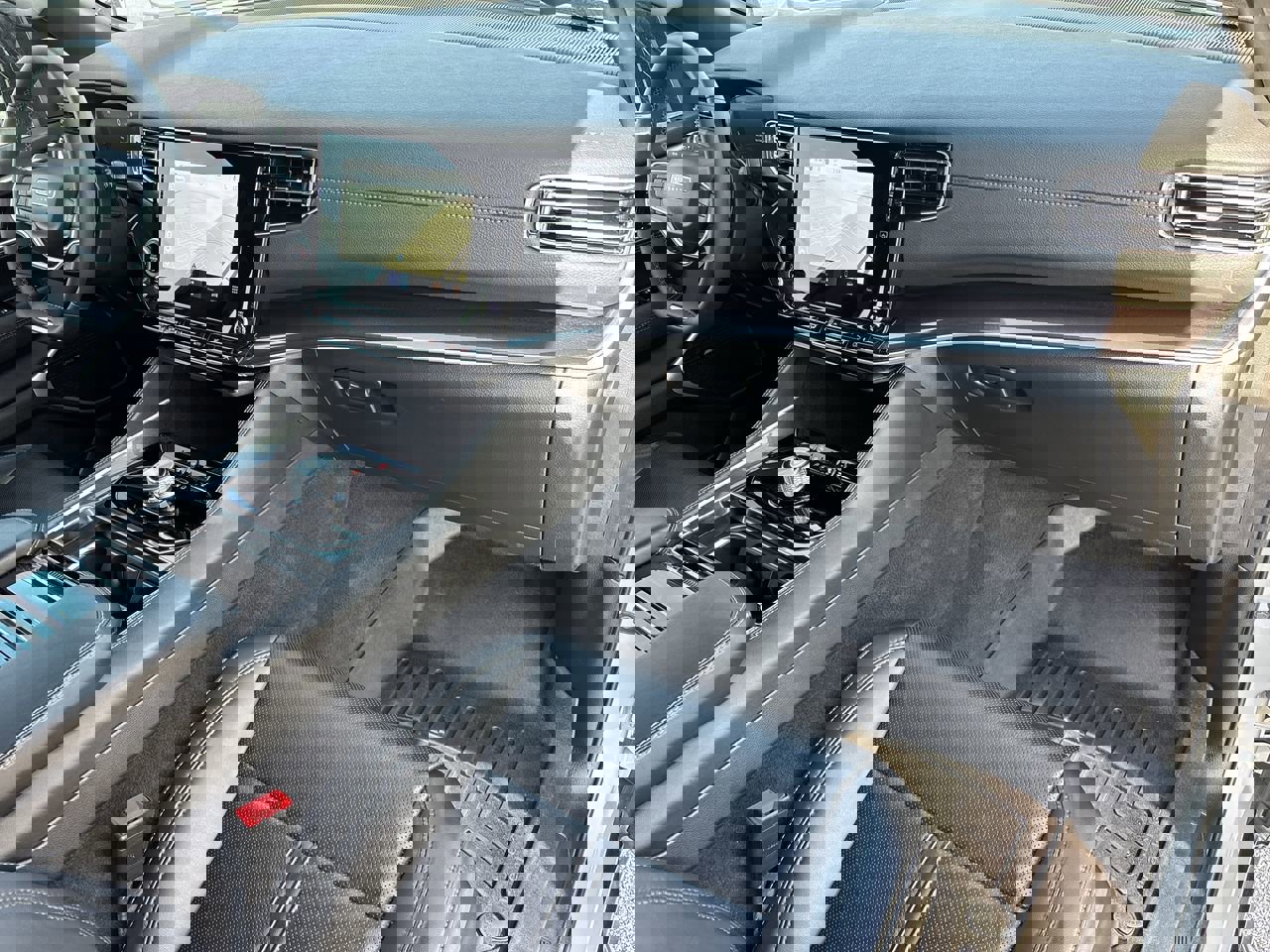 Used 2024 Jeep Wagoneer 2WD image 18