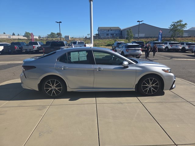 Used 2023 Toyota Camry SE w/ Convenience Package FWD image 6