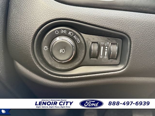 Used 2021 Jeep Renegade Trailhawk w/ Sun & Sound Group AWD/4WD image 19