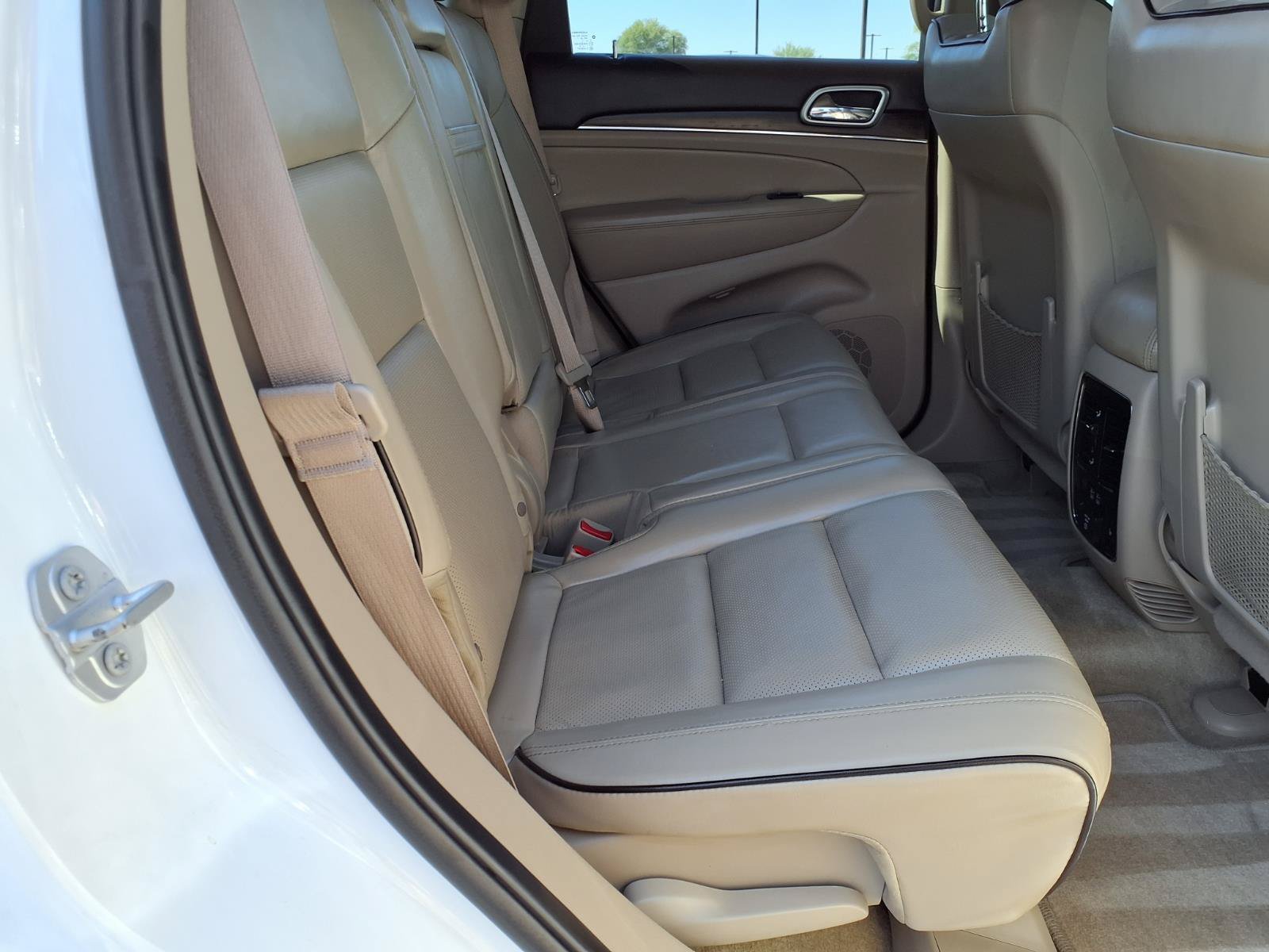 Used 2018 Jeep Grand Cherokee Overland AWD/4WD image 14