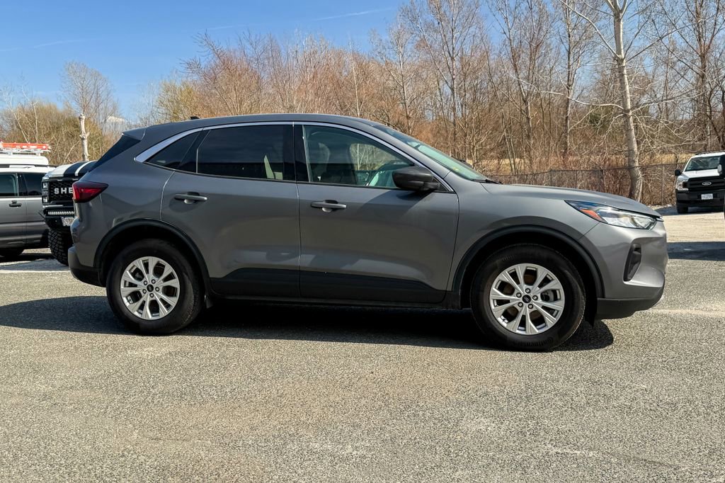 Certified 2023 Ford Escape Active AWD/4WD image 2