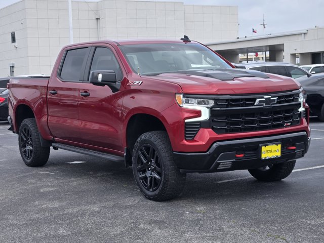 Used 2024 Chevrolet Silverado 1500 LT Trail Boss w/ LT Trail Boss Premium Package AWD/4WD image 3