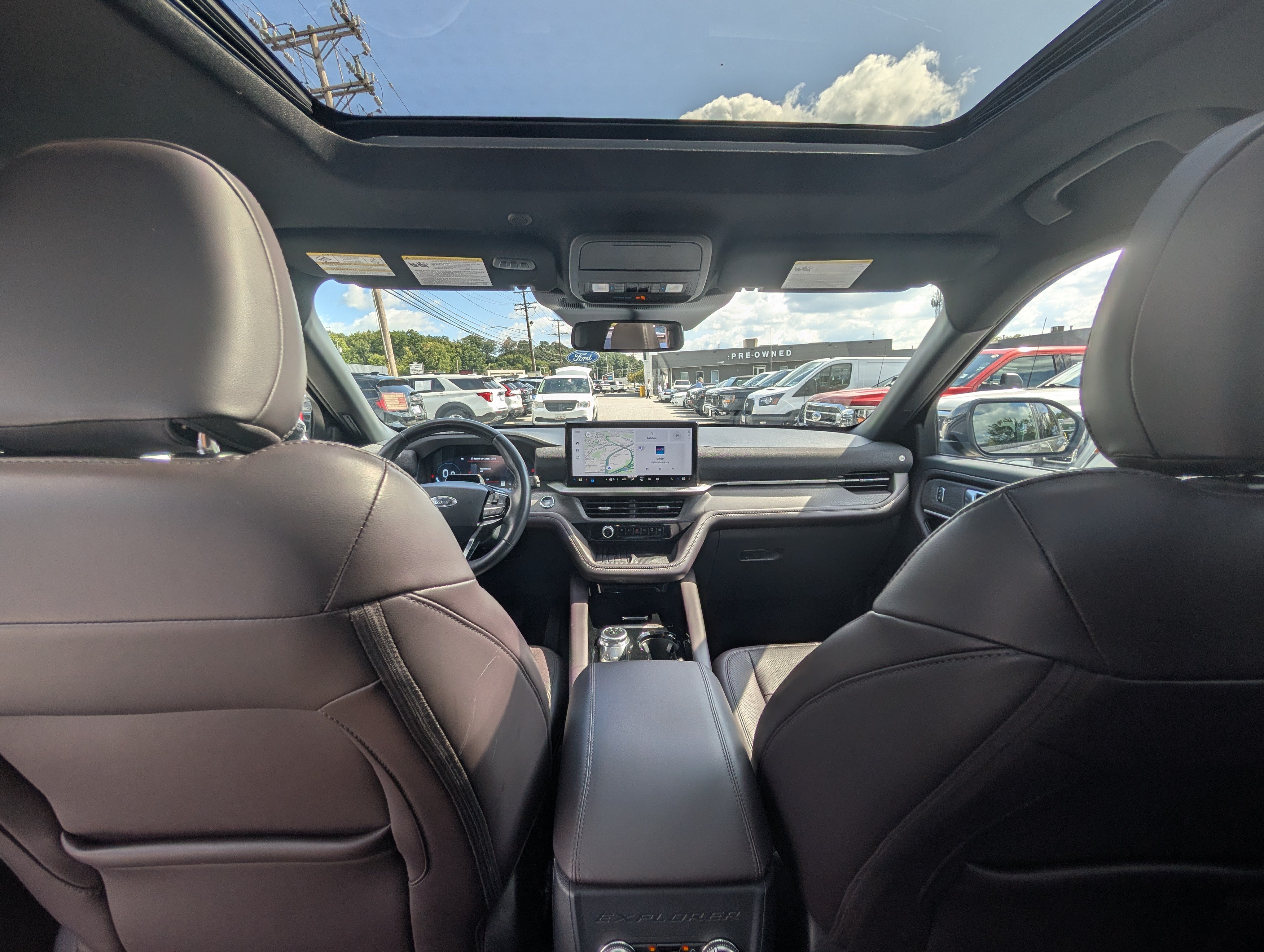 Certified 2025 Ford Explorer Platinum w/ LUX Leather Package AWD/4WD image 21