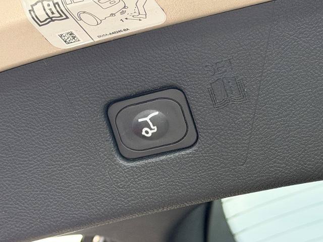 Certified 2018 Ford Edge SEL w/ Equipment Group 201A FWD image 37