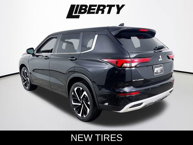 Used 2023 Mitsubishi Outlander SE image 5