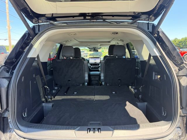 Certified 2025 Ford Explorer Active w/ Active Comfort Package AWD/4WD image 6