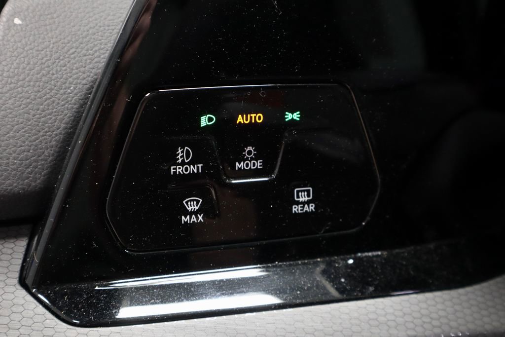 Used 2024 Volkswagen GTI SE FWD image 27