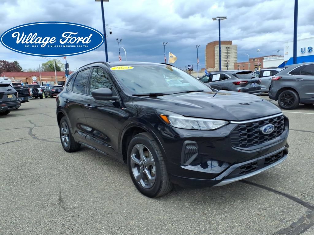 Certified 2024 Ford Escape ST-Line w/ Tech Pack #1 AWD/4WD image 4
