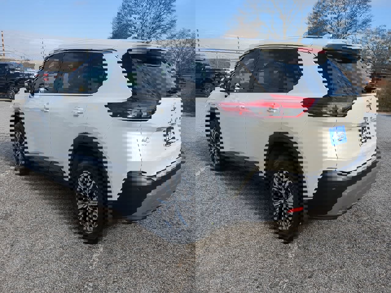 Used 2023 Nissan Rogue SV image 5