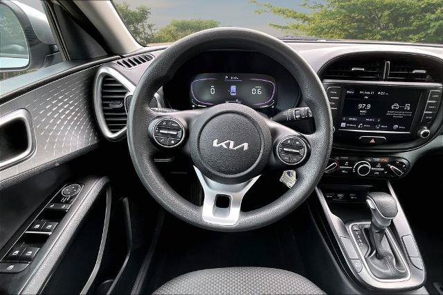 Used 2023 Kia Soul LX w/ Option Group 015 FWD image 5