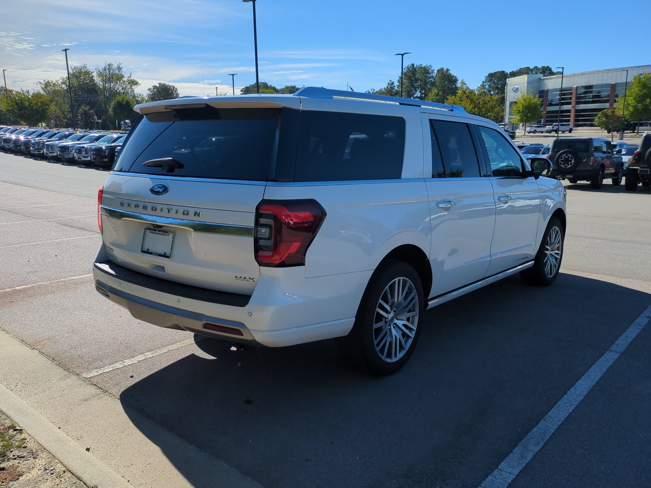 Certified 2023 Ford Expedition Max Platinum AWD/4WD image 4