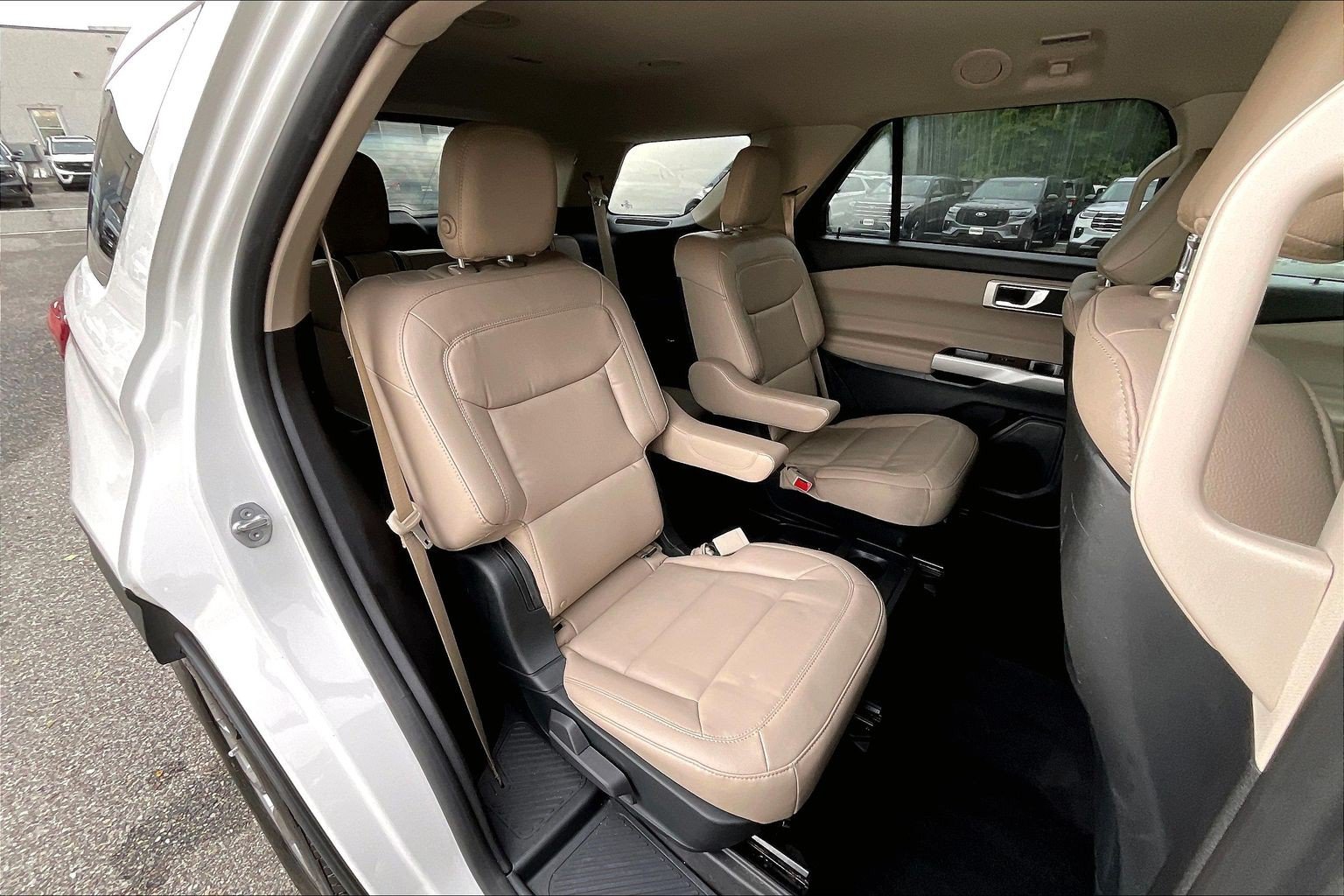 Certified 2020 Ford Explorer XLT w/ Equipment Group 202A RWD image 27
