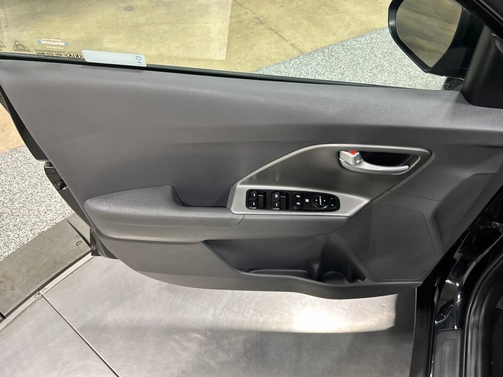 Used 2019 Kia Niro LX FWD image 15