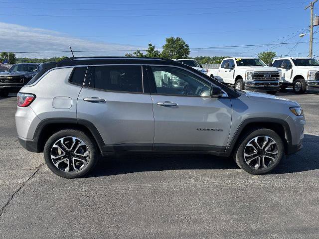 Used 2022 Jeep Compass Limited AWD/4WD image 7