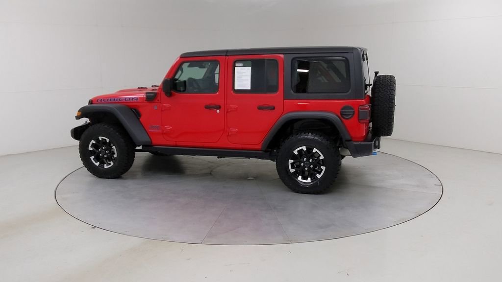 Used 2025 Jeep Wrangler Unlimited Rubicon 4xe w/ Convenience Group AWD/4WD image 17