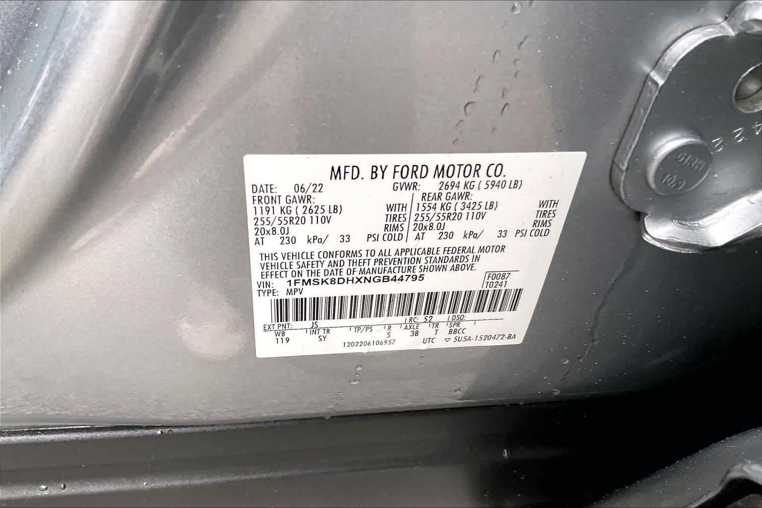 Certified 2022 Ford Explorer XLT w/ Equipment Group 202A AWD/4WD image 33