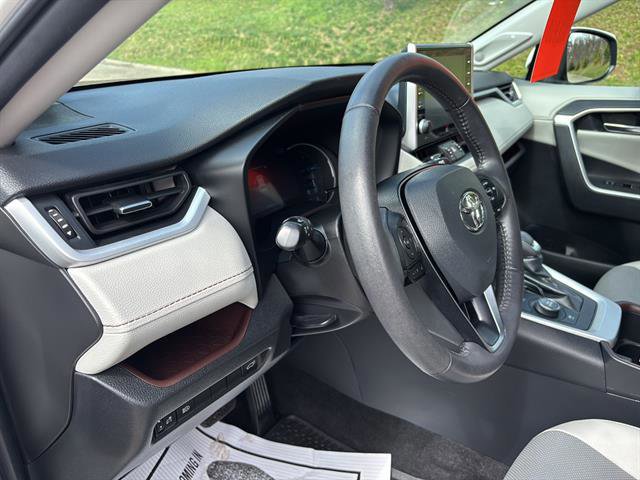 Used 2022 Toyota RAV4 Limited image 13