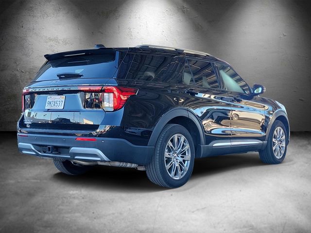 Certified 2025 Ford Explorer Platinum image 3