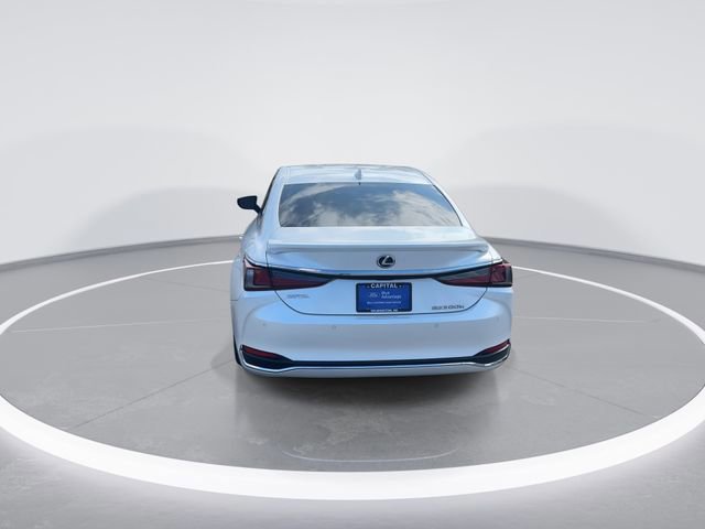 Used 2024 Lexus ES 300h Ultra Luxury w/ Accessory Package (Z2) image 5