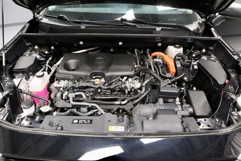 Used 2024 Toyota RAV4 LE AWD/4WD image 16