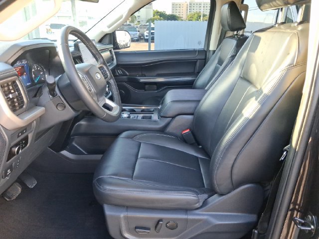 Certified 2024 Ford Expedition XLT RWD image 11
