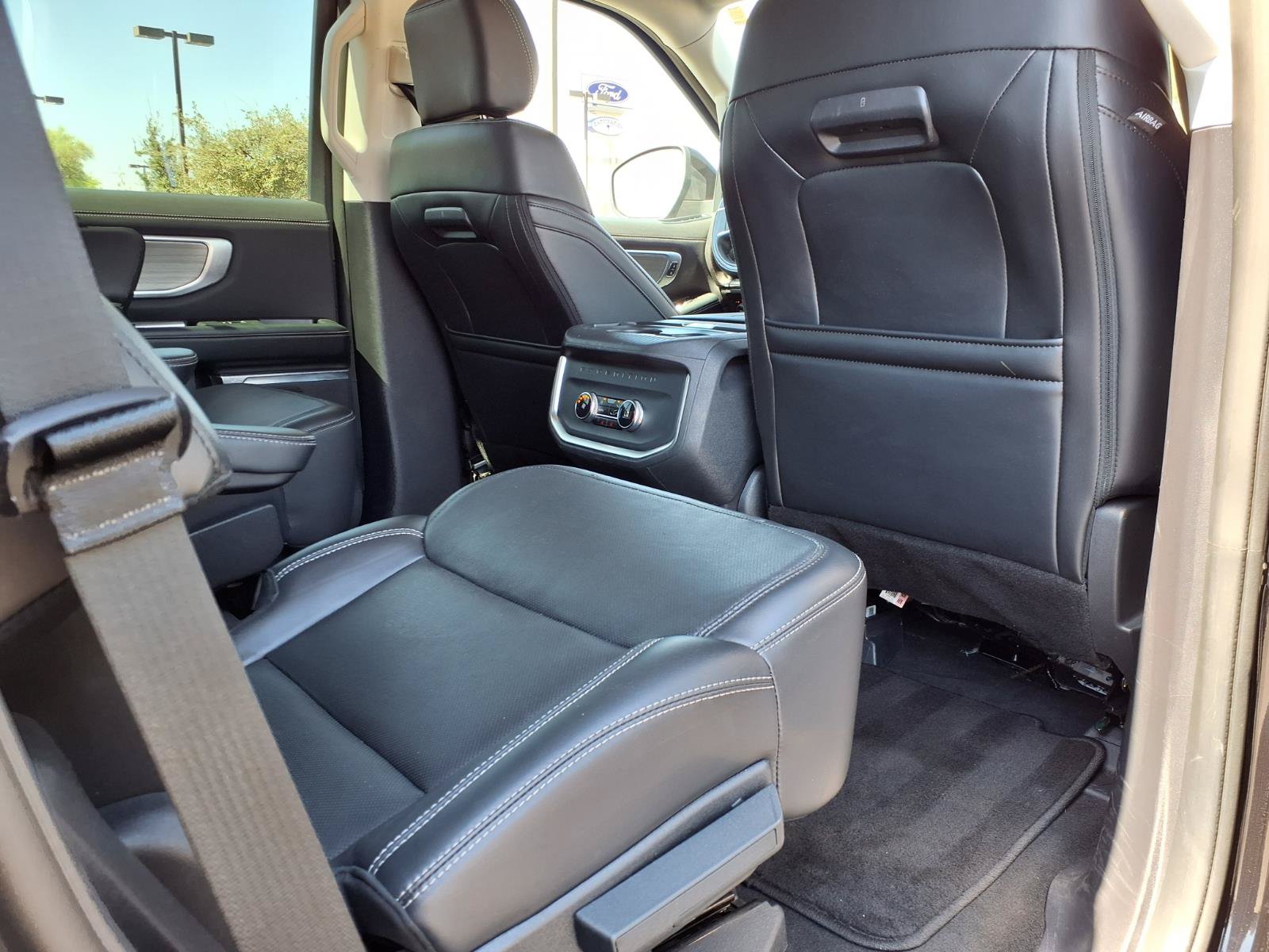 Certified 2025 Ford Expedition Platinum AWD/4WD image 13