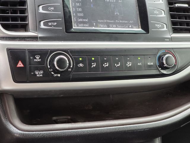 Used 2019 Toyota Highlander LE FWD image 20