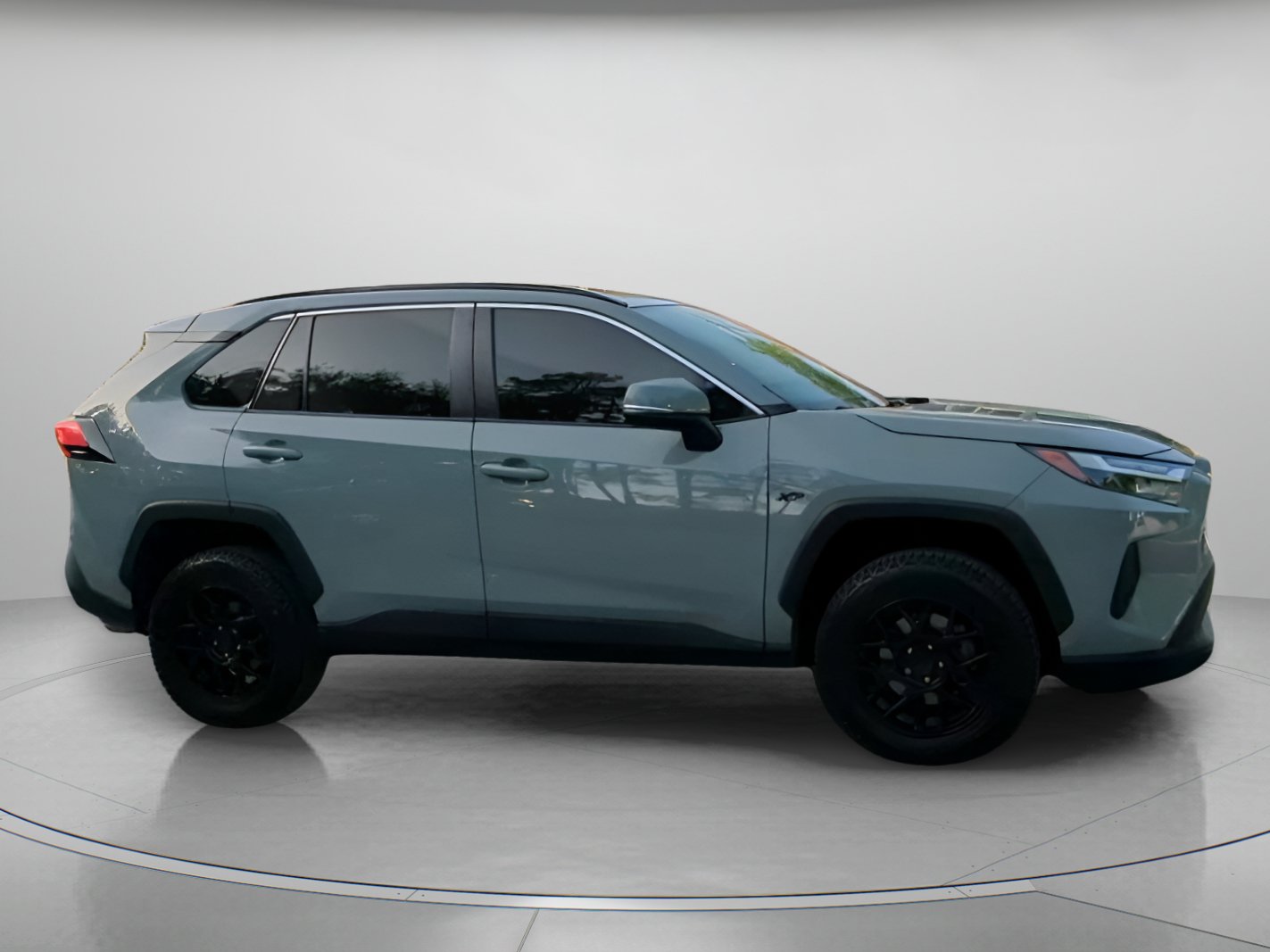 Used 2022 Toyota RAV4 XLE w/ Convenience Package FWD image 34