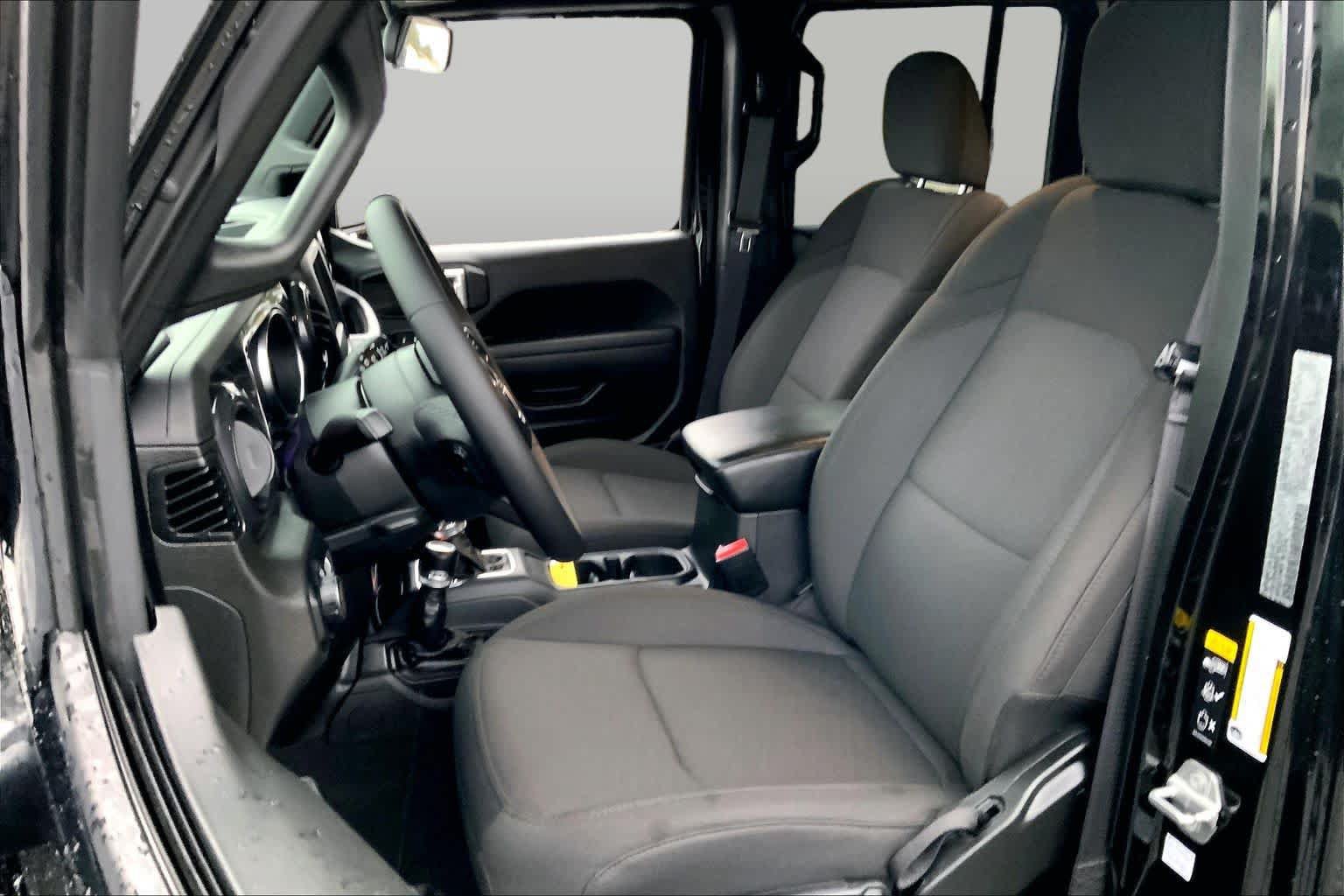 Used 2023 Jeep Wrangler Unlimited Sport AWD/4WD image 9