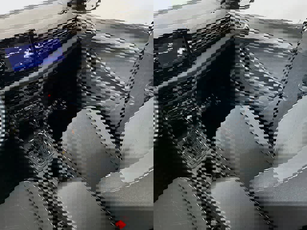 Used 2025 Volkswagen Jetta Sport image 13