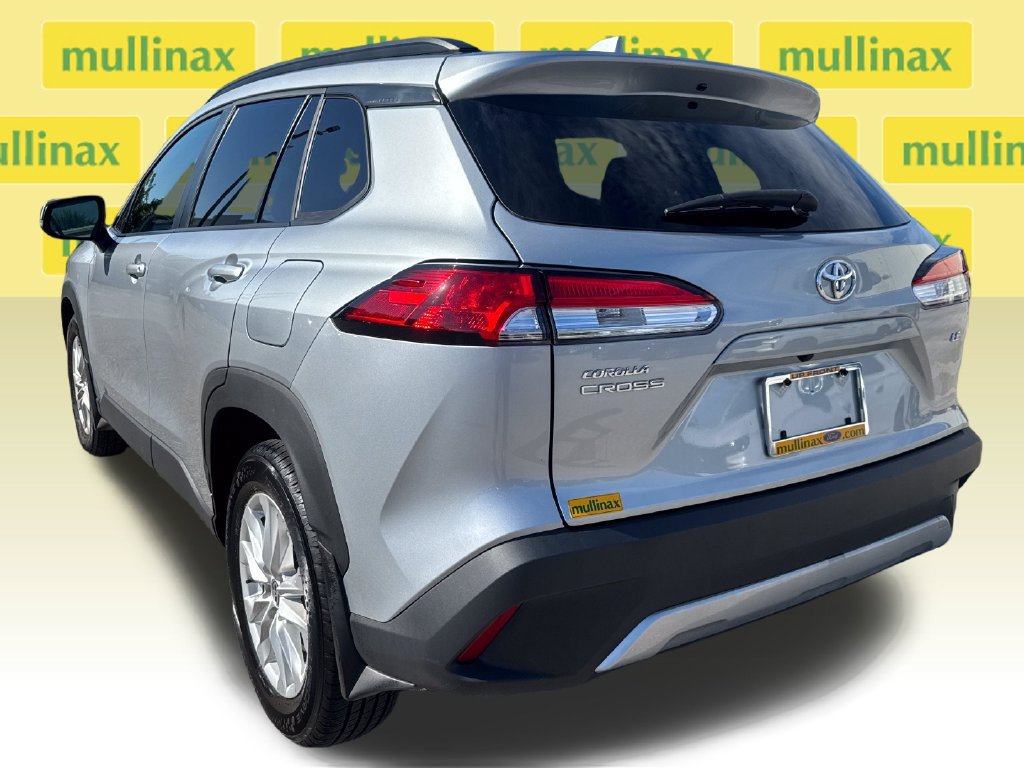 Used 2024 Toyota Corolla Cross LE FWD image 7
