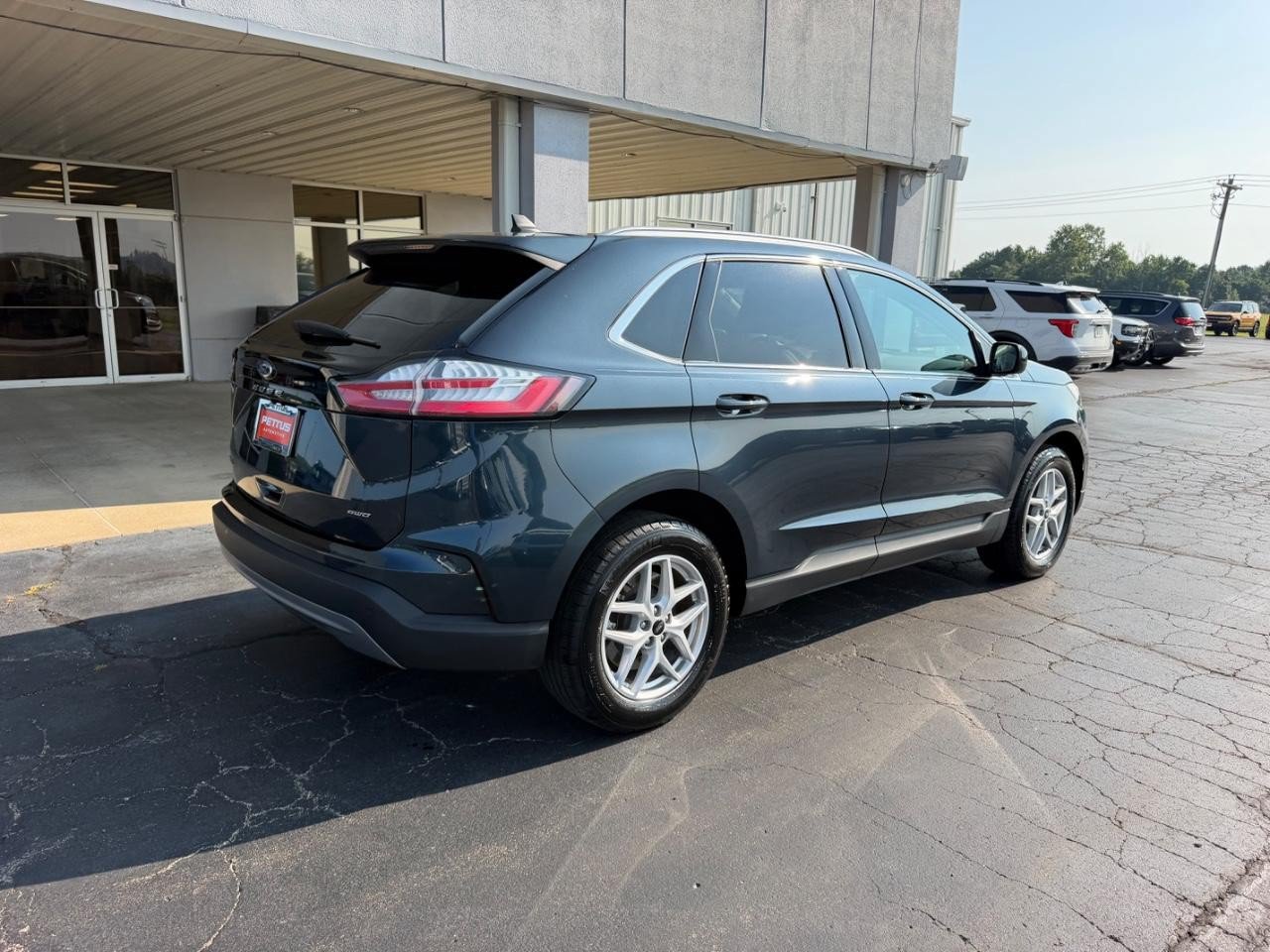 Certified 2024 Ford Edge SEL w/ Convenience Package AWD/4WD image 3