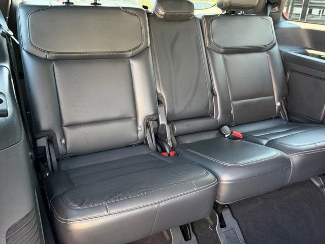Certified 2025 Ford Expedition Platinum w/ Stealth Appearance Package image 33