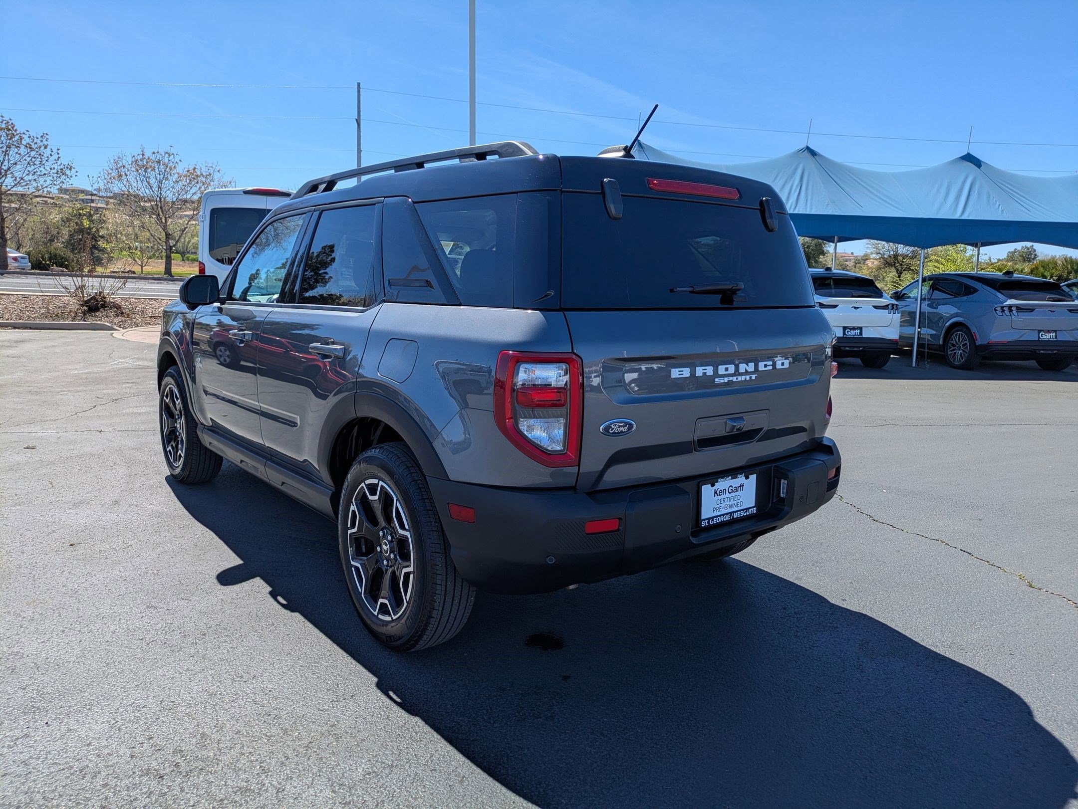 Certified 2025 Ford Bronco Sport Outer Banks w/ Outer Banks Tech Package+ AWD/4WD image 3