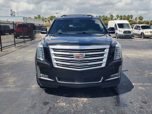 Used 2018 Cadillac Escalade Platinum RWD image 2
