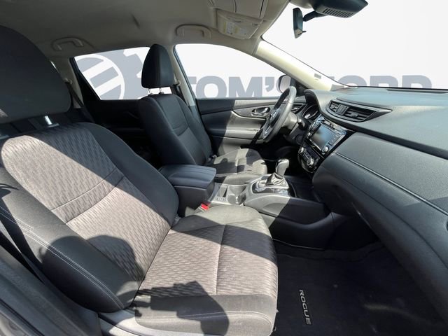 Used 2019 Nissan Rogue SV AWD/4WD image 16