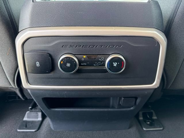 Certified 2024 Ford Expedition XLT RWD image 24