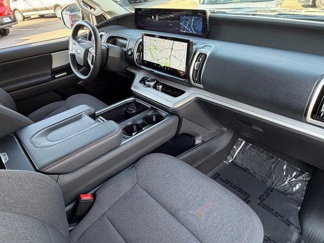 Certified 2025 Ford Expedition Active image 35