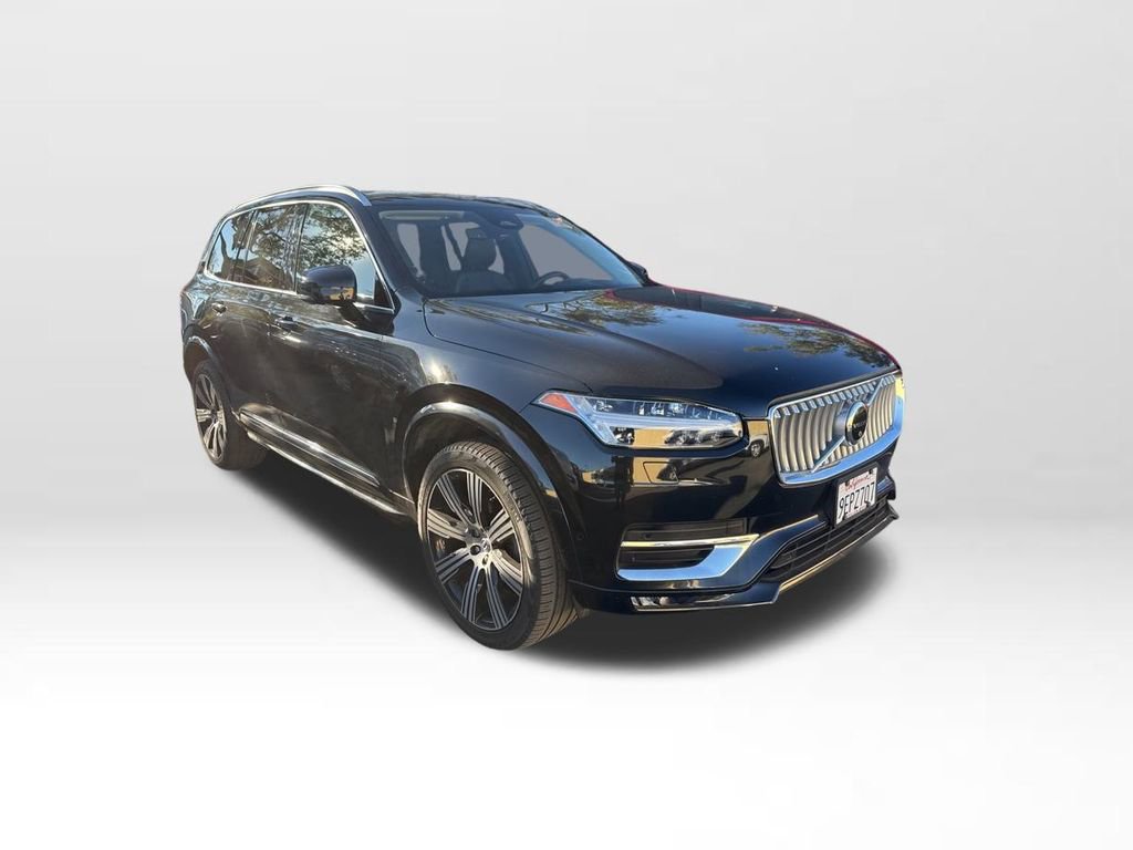 Used 2023 Volvo XC90 B6 Ultimate w/ Protection Package Premier image 17