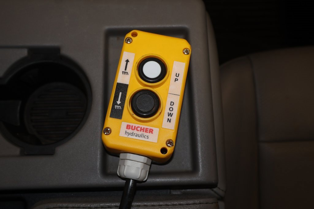 Certified 2017 Ford F550 4x4 Regular Cab Super Duty image 20