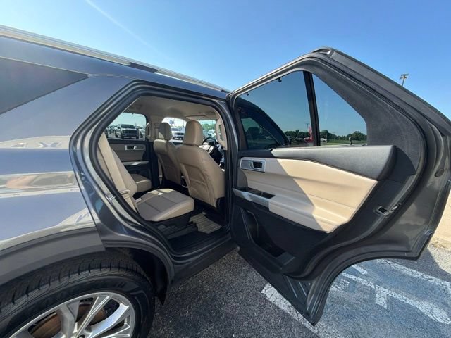 Certified 2021 Ford Explorer Limited w/ Equipment Group 301A RWD image 18