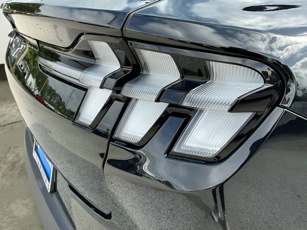 Certified 2025 Ford Mustang Mach-E Premium image 16