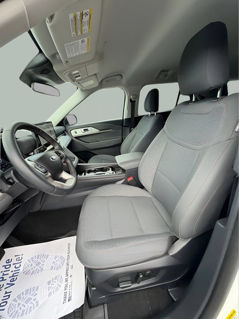 Certified 2025 Ford Explorer Active AWD/4WD image 12