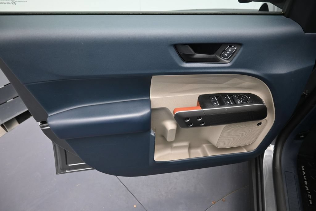 Certified 2025 Ford Maverick Lariat AWD/4WD image 9